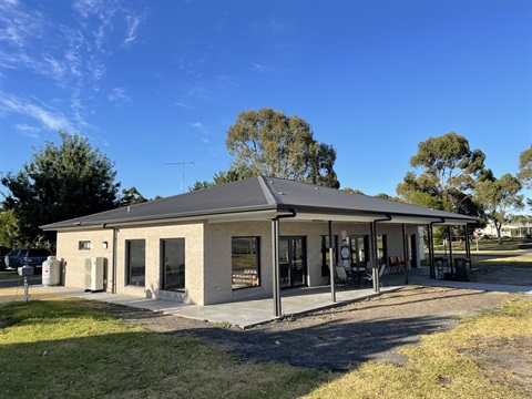 Edenhope caravan park b.JPG